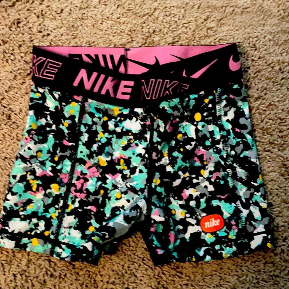 Nike pros youth small